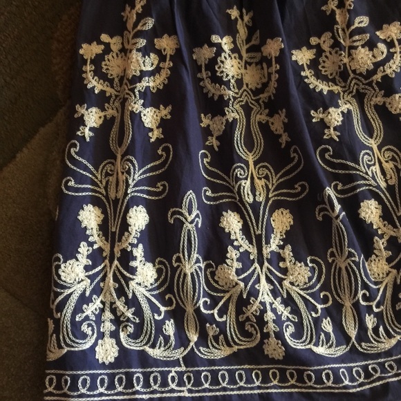NWT Beautiful Blue Embroidered Skirt - Picture 2 of 4